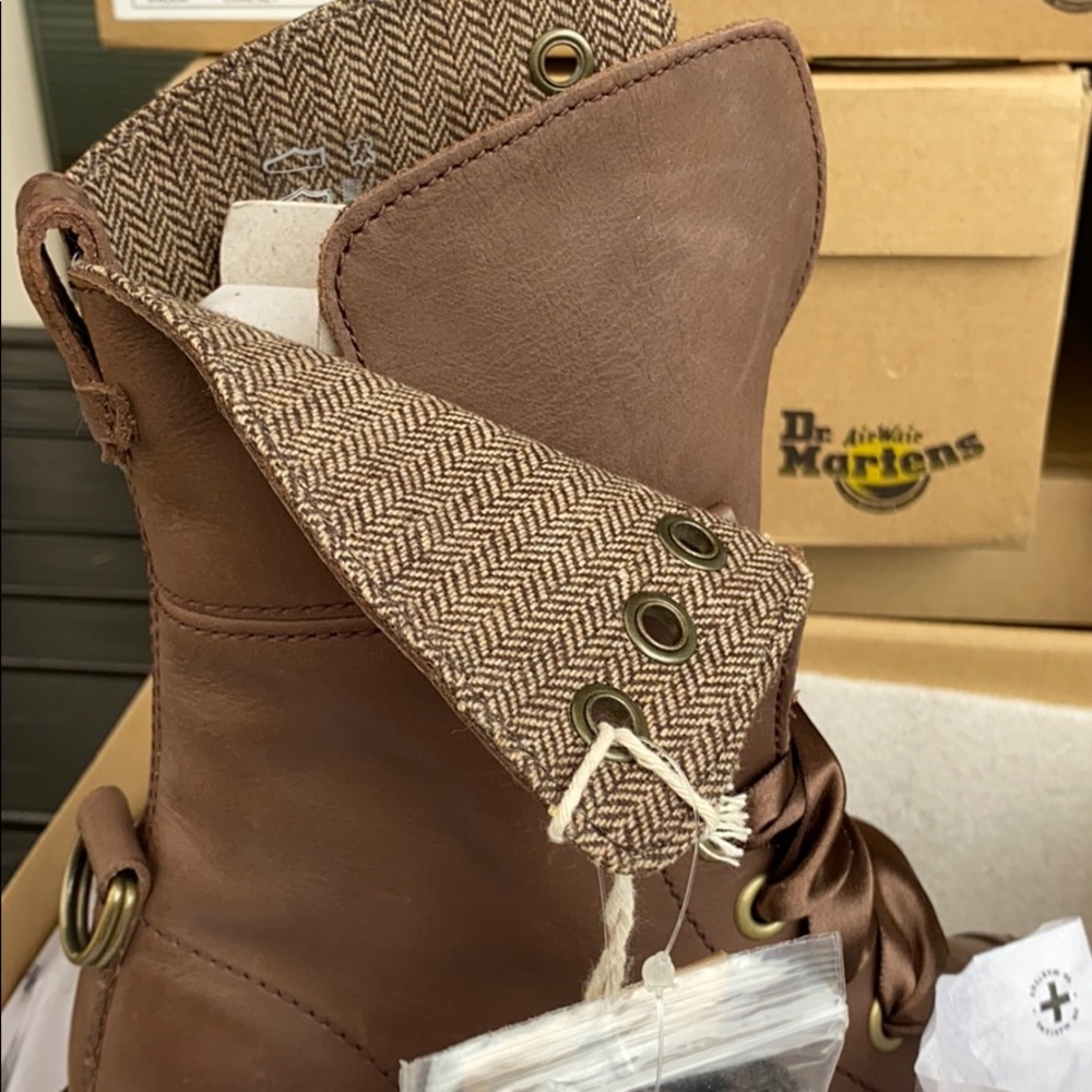 🔥Dr. Martens Aimilita 9-Eye Toe Cap Boot NWT - Picture 15 of 15